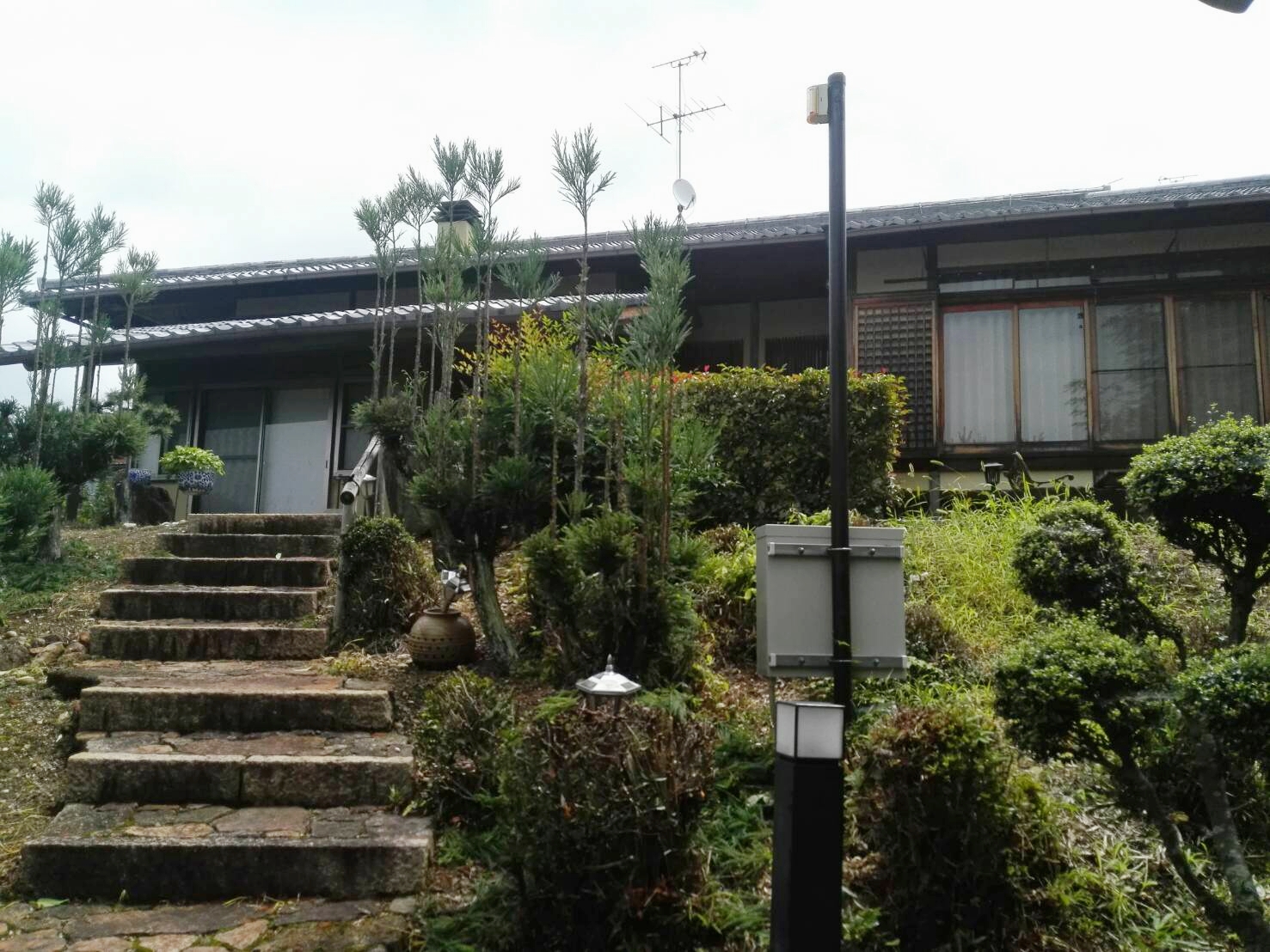 宇治市五ケ庄広岡谷の外観